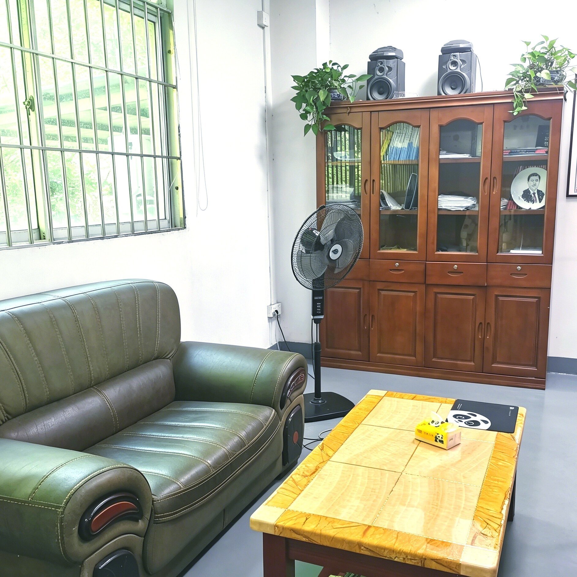China Factory - Shenzhen Rongxingfa Lithium Technology Co., Ltd.