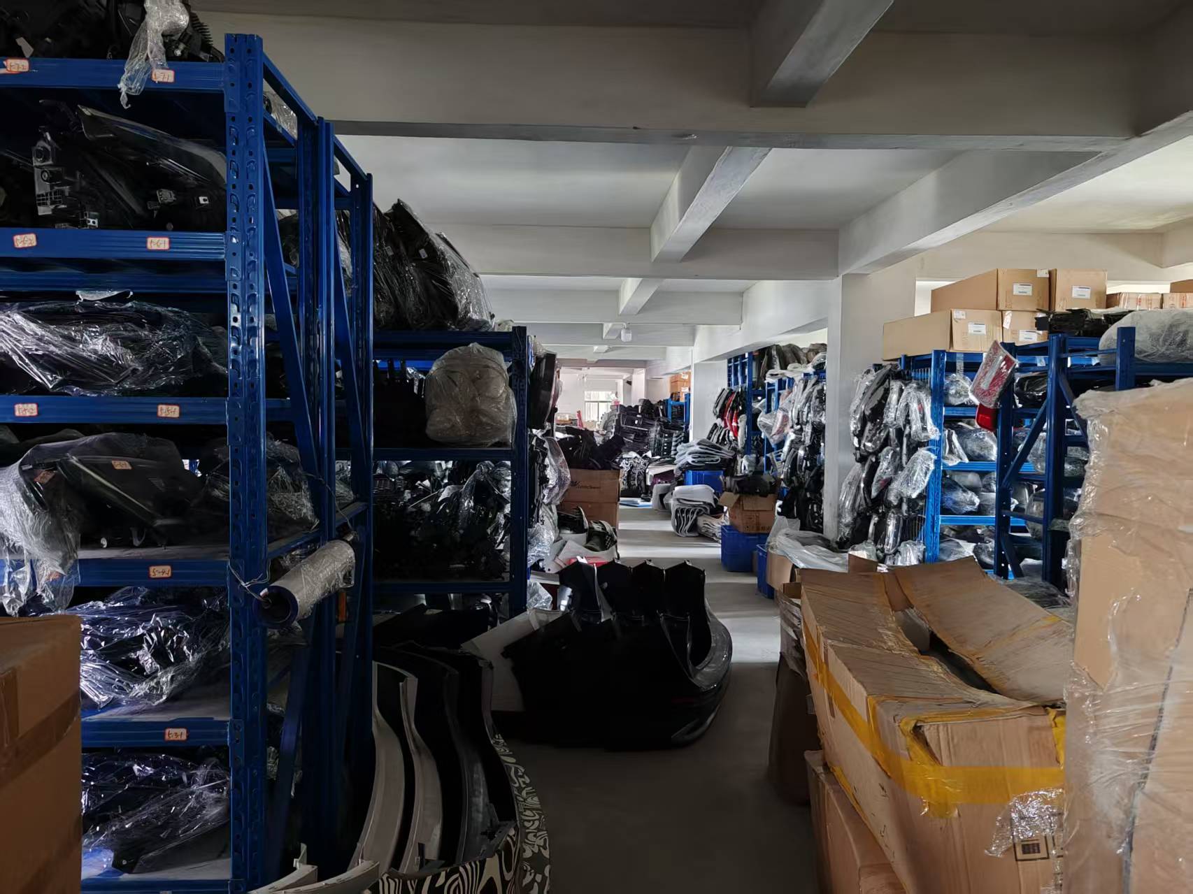 China Factory - Guangzhou Honglin Auto Parts Trading Company