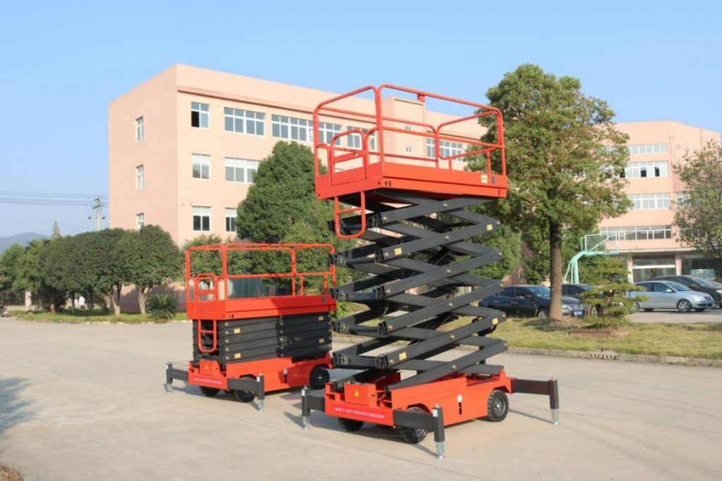 China Semi Electric 10m Mobile Scissor Lift For Building Manganese Steel