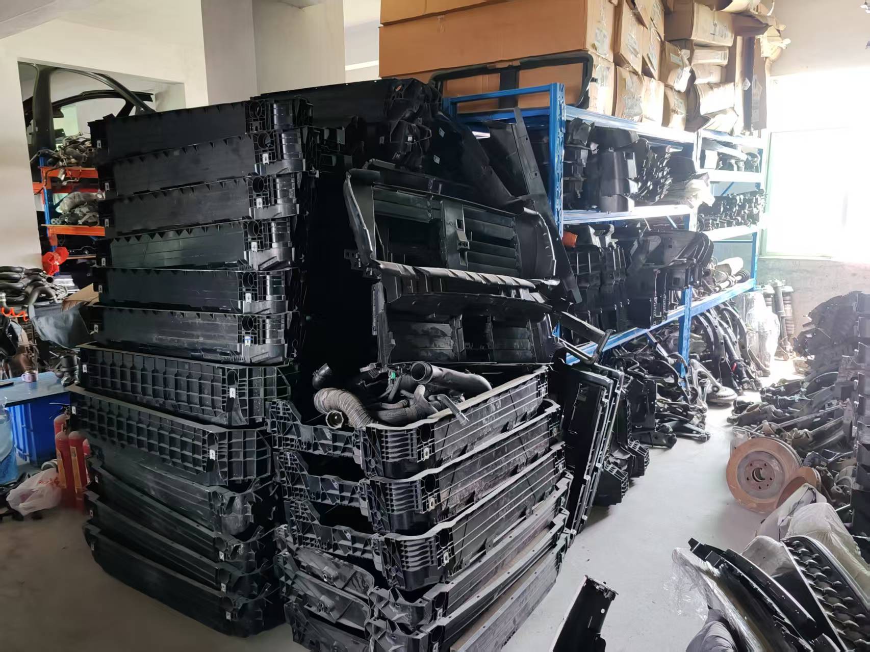 China Factory - Guangzhou Honglin Auto Parts Trading Company