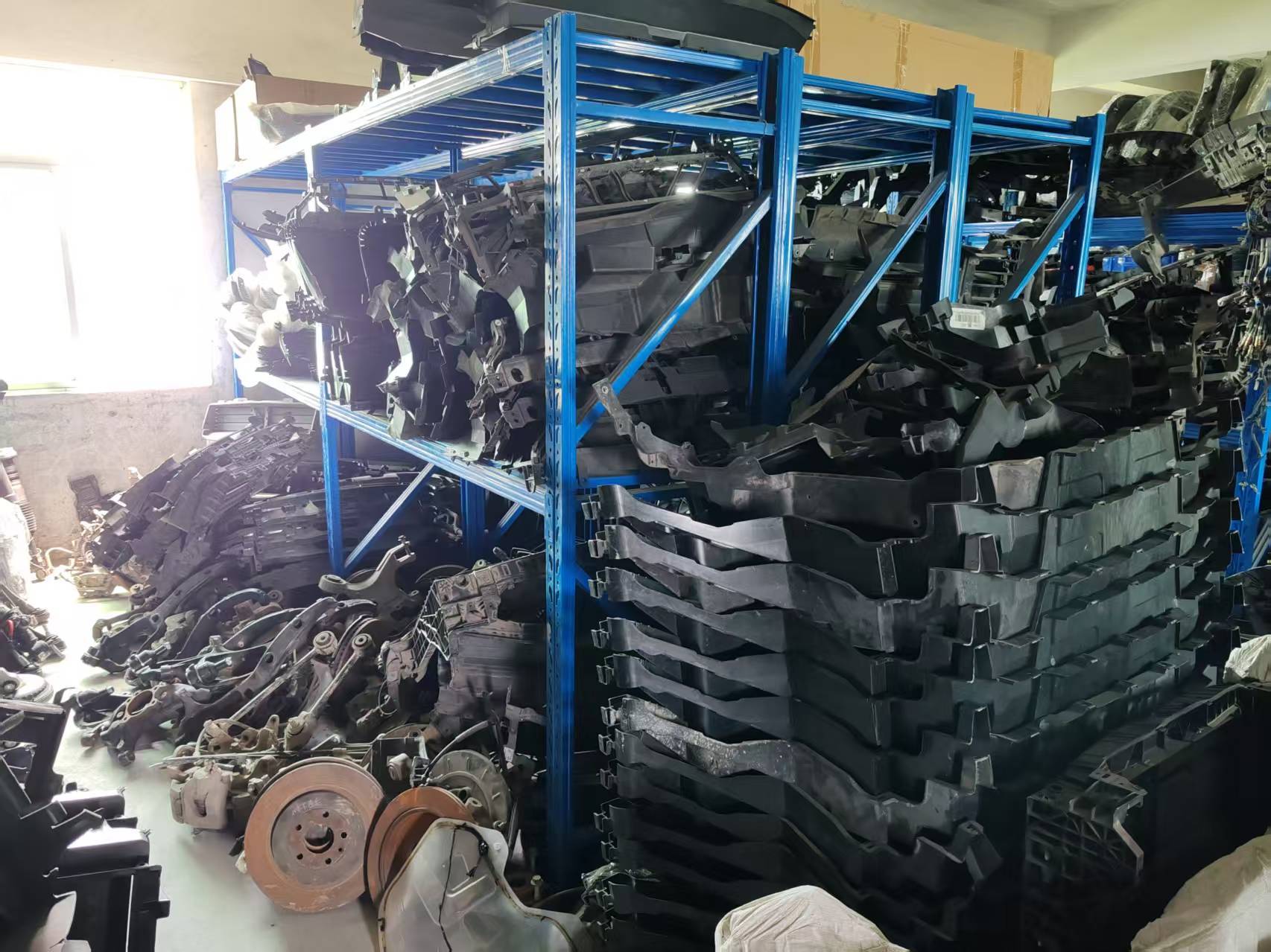 China Factory - Guangzhou Honglin Auto Parts Trading Company
