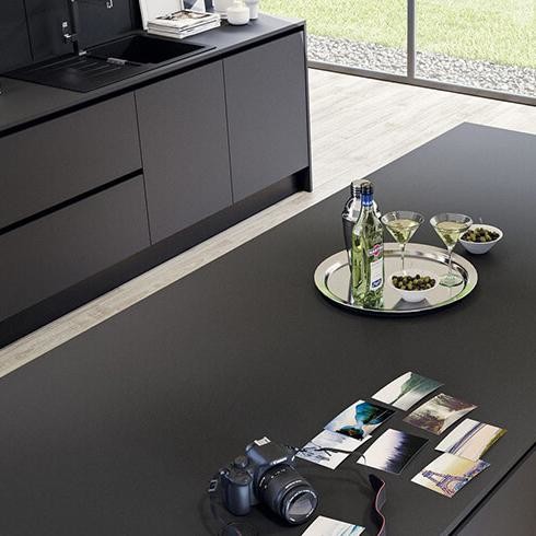 China Luxury Designs Black Melamine Kitchen Cabinets Modern Kitchen ...
